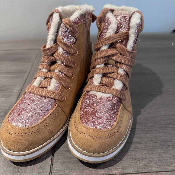 Brand New with Tags Girls Gap Sparkle Lace Up Boots - Picture 1 of 6